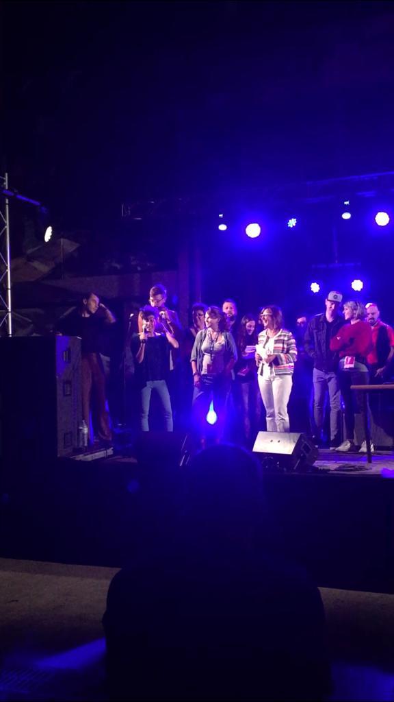 justsingulart's tweet photo. Ja tenim guanyadors
🏆🏆🏆
1r premi (Tour pel #lowllobregat ): @_Blackswans_ i #SweetDorado
2n premi (gravació single a #theroombcn): #WhiskyBar
3r premi (actuació gravada per #MunFilms i @Audio2000SL ): @macondobanda
Enhorabona a tots! Han estat unes actuacions espectaculars https://t.co/S7wagfosU5
