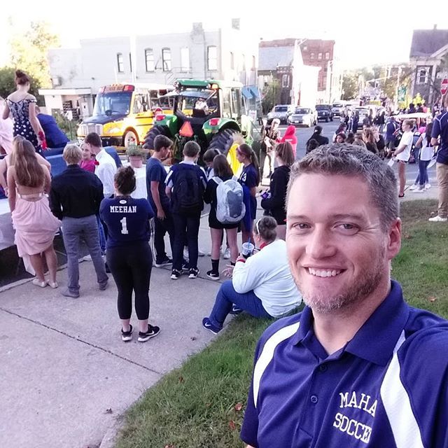 reallyparsons's tweet photo. HOMECOMING WEEKEND IS HERE!  Parade time!! #parade #homecoming #rcmahar #readyfortomorrow https://t.co/Rc3HJGrH7W