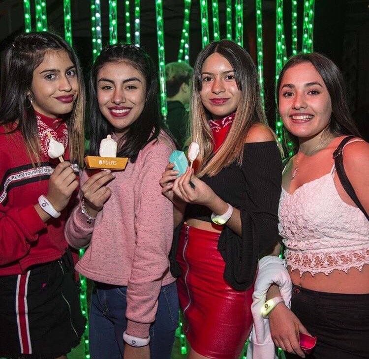 WeAreLights_Ar's tweet photo. Te encantan las paletas de helado...  ¡y te encanta sacarte fotos con ellas! 🍦🌟

Elegí tu ticket en:
👉🏽 https://t.co/FuXYJYEqFS 🎫 https://t.co/itmP439JSL