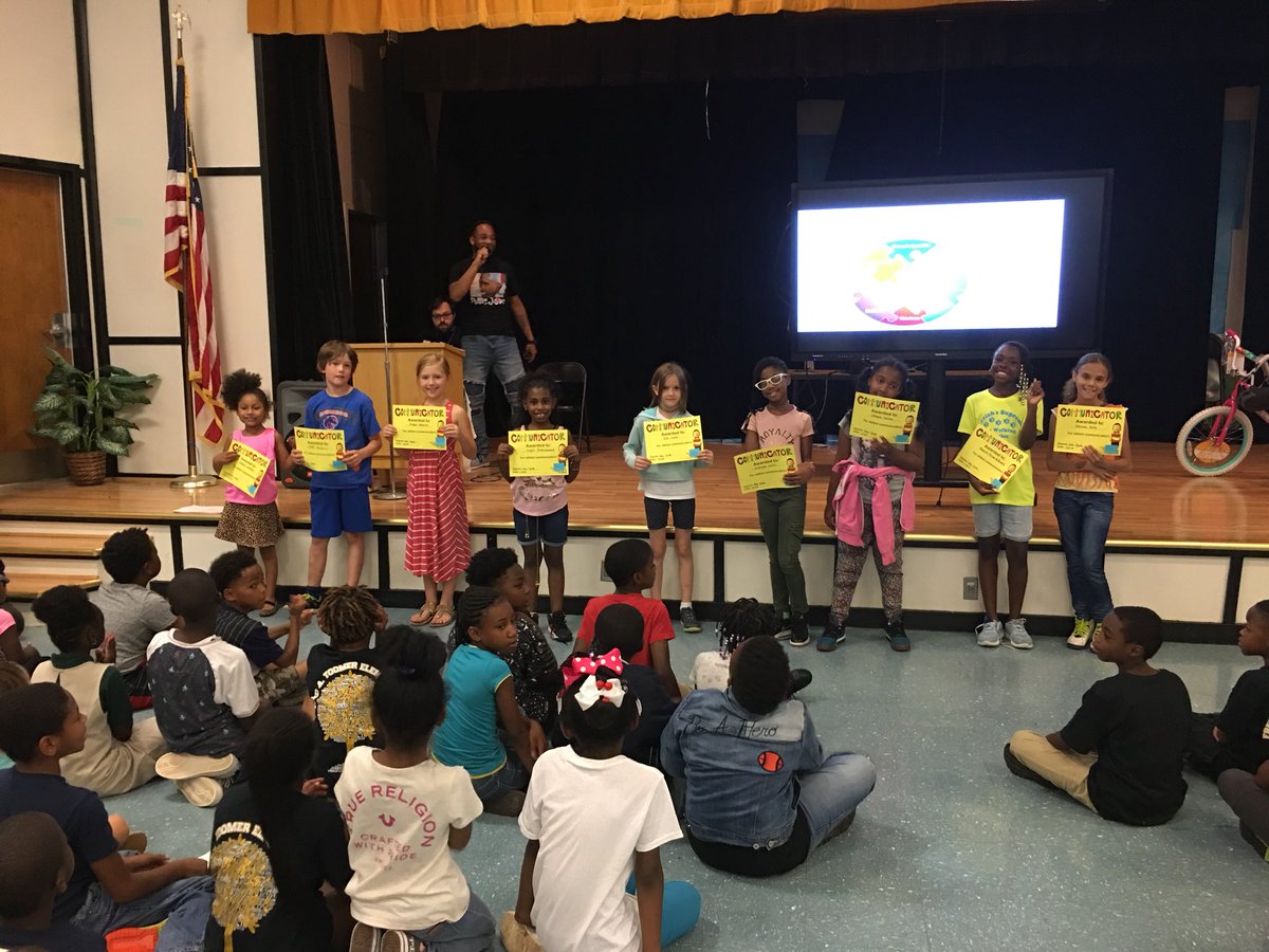 TerukoDobashi's tweet photo. These scholars exhibited phenomenal communication skills for the entire month of September. #IBProfile #Communicators @MrsAshleyAdamo @MsTiffanyOlive @Inbrownsbag @DrEmilyAMassey https://t.co/v4obxI11bZ
