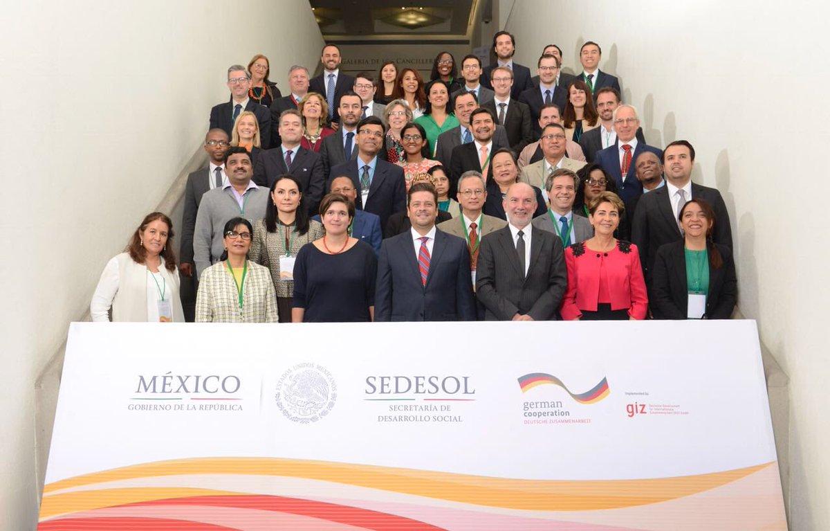 jgarciabejos's tweet image. La cooperación internacional y la construcción de agendas comunes es el mejor camino que tenemos para avanzar decididamente contra la pobreza a favor de la protección social. Gracias a todos. #SocialProtectionWeekMx #GlobalAlliancesSP @giz_gmbh @SEDESOL_mx