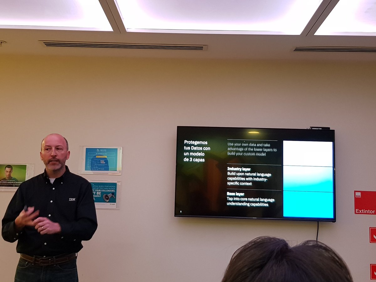 atg_mz_jewelz's tweet photo. 5to día de la #DevWeekChile en @Globant, Rodrigo Seguel, CTO de @ibm Chile nos habla de las capacidades de @IBMWatson https://t.co/KTI933tdbs