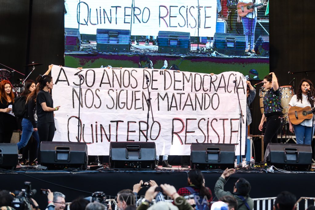 javier_vergarap's tweet photo. [Foto📸] En el acto de conmemoración de los 30 años del #NO manifestación por Quintero y Puchuncaví #paseobulnes #quinteroresiste https://t.co/py7uDtnNUw