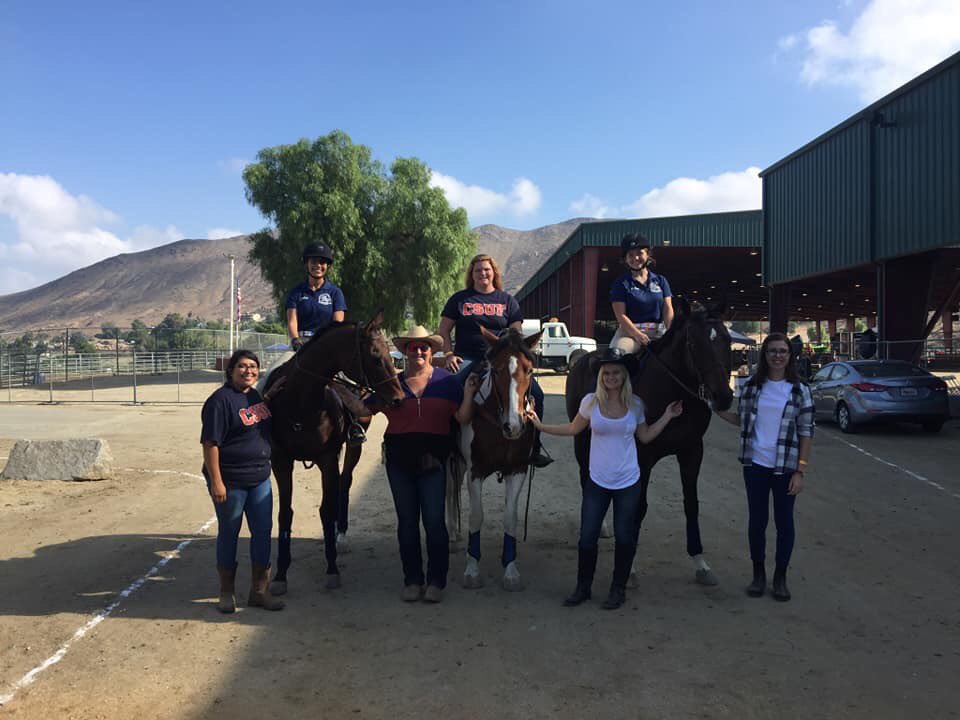 CSUFEquestrian's tweet image. The team is having a blast at the Norco Horse Affair! Day 1 went great, come check out our booth and our demos on Saturday and Sunday at 9am!🐎