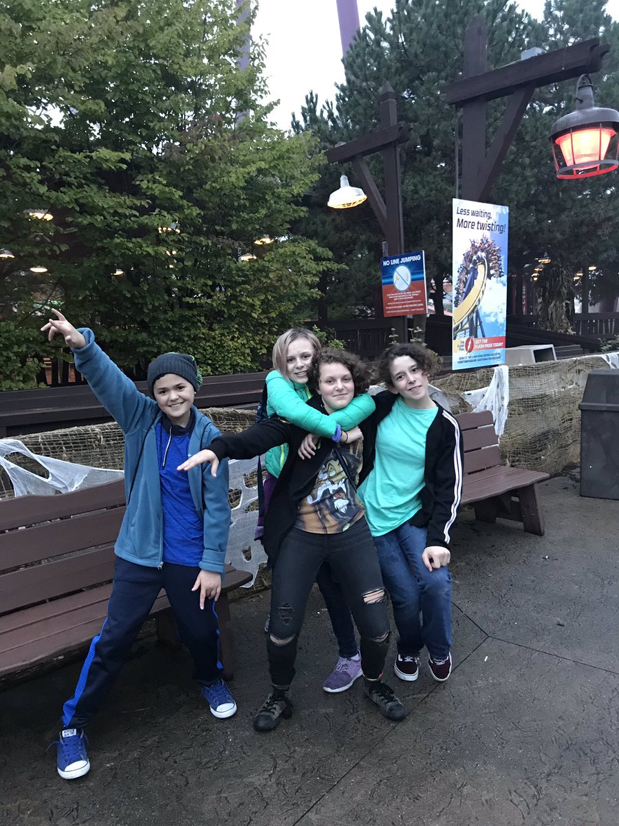 jean_nigel1's tweet photo. Six Flags 2018. #WildcatGr8 https://t.co/3nj7kpyaFI