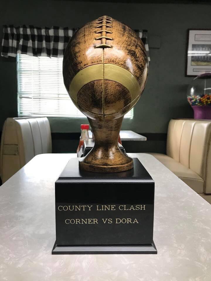 cornerhighscho1's tweet photo. @cornerhighscho1 takes home the the first trophy commemorating this 43 year rival game against Dora with a 30-7 win! #gojackets #jacketpride #goodtogreat #commit2theC @CornerJacketsFB @jefcoedathletic @JEFCOED https://t.co/foXXetPpk1