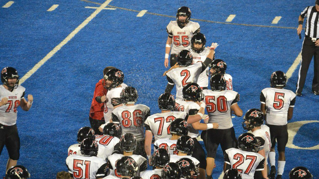 wkyc's tweet photo. Norton holds off Ravenna 21-14 in https://t.co/df8tNt6Ghe Game of the Week; Solon falls to Euclid https://t.co/DIkdMrXtBS https://t.co/I3MTTi4POY