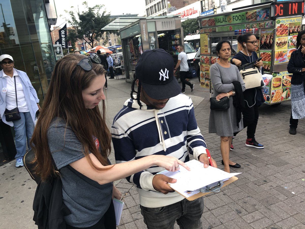 AndresCQTorres's tweet photo. Thank you all for coming out today to register voters in our community! Amazing energy, lots of enthusiasm on the ground, and lots of newly registered voters! @ColumbiaSIPA #SIPACivic&VoterEngagementCoalition #CiVEC #MidtermElections https://t.co/47RqYHViwZ