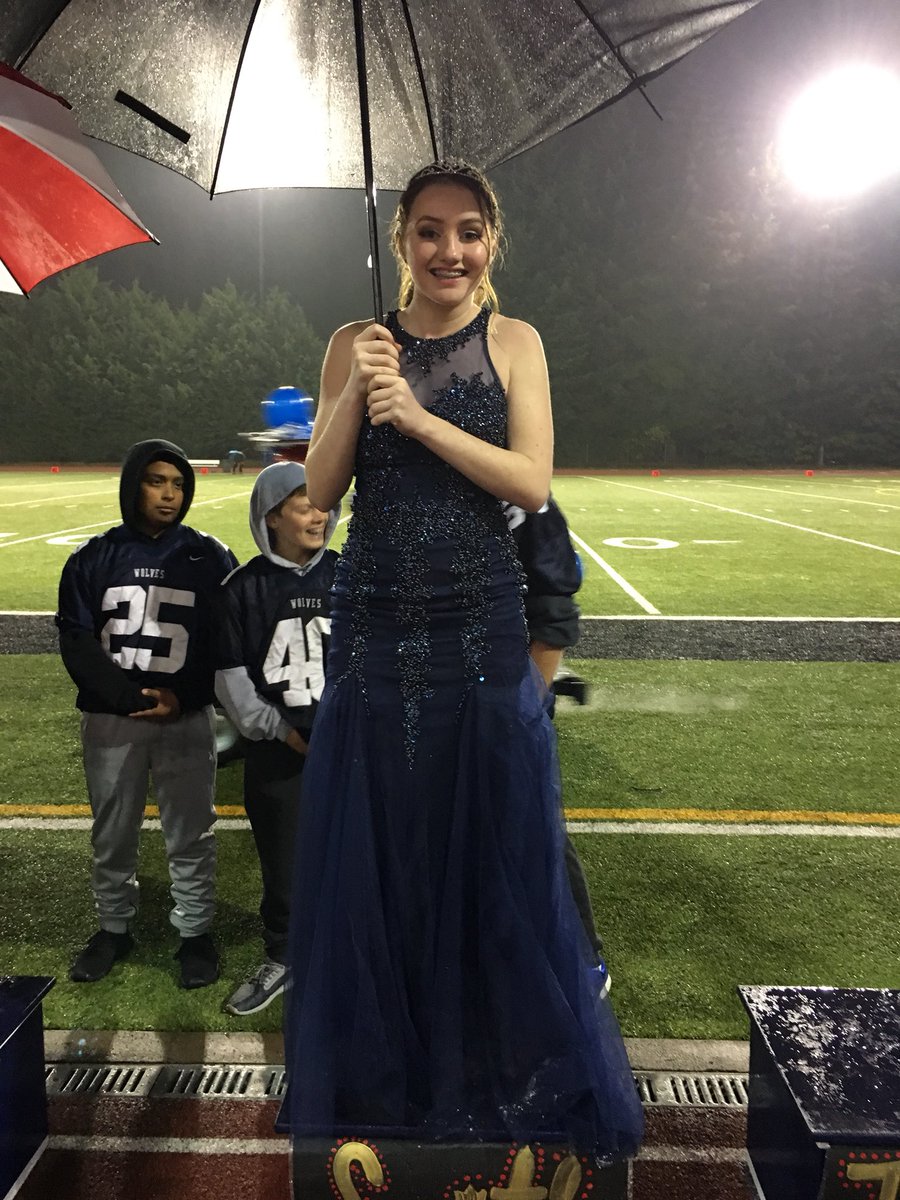 BHCheerCoach's tweet photo. BH Cheer loves our Homecoming Princess Faith! https://t.co/jgLWrg2EEj