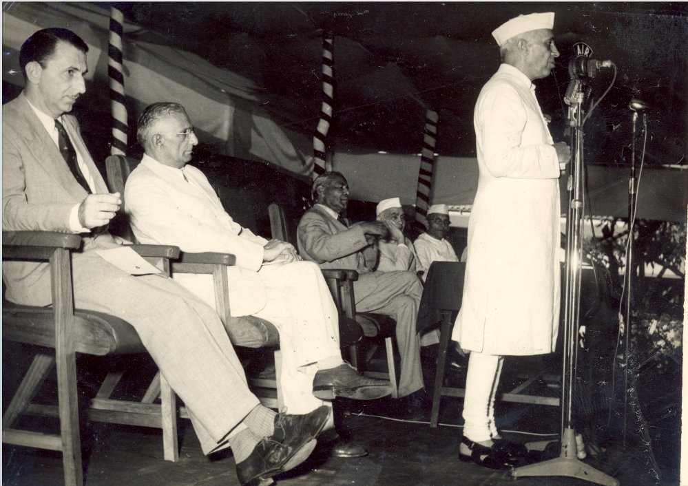 TataCompanies's tweet photo. #ThisDayThatYear in 1954, the Tata Institute of Social Sciences’ new campus in Mumbai was inaugurated by Pandit Jawaharlal Nehru. This institute pioneered social science studies in India!  #TISS #KnowTata https://t.co/apiRtkhmlM