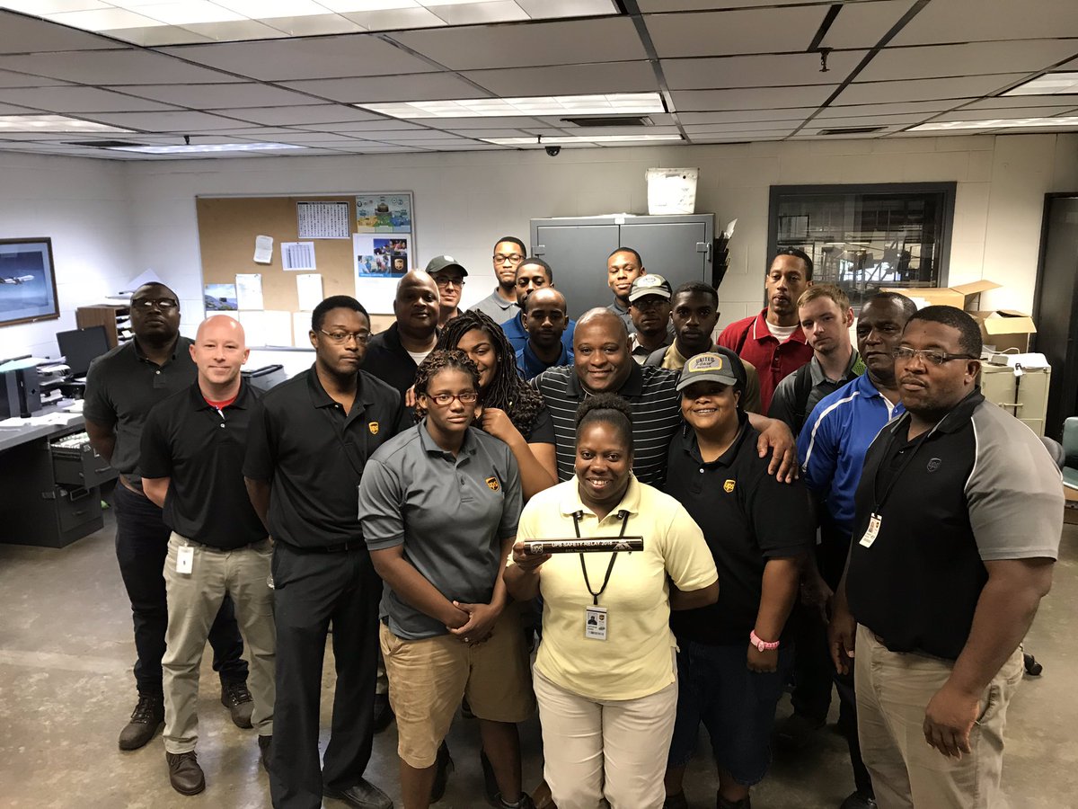 Thanks to every employee on the Twilight Sort in <a href="/JACMSHubFdrUPS1/">JACMS Hub & Fdr UPSers</a> for carrying the #UPSSafetyRelay Safe &amp; Strong and completing an injury free week! Thanks to this Management Team! <a href="/JustinM0217/">JustinM0217</a> @Icolemanjr1 @MidSouthUPSers <a href="/UPSers/">UPSers</a> <a href="/HubAlabama/">Montgomery Hub</a> @UPStempe <a href="/ETHubFdrUPSers/">ET Hub/FeederUPSers</a>