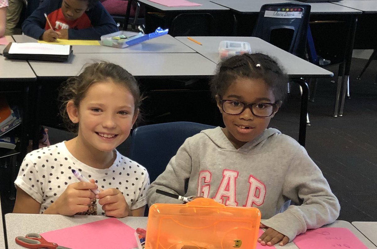 We ❤️our 4th grade buddies! <a href="/WoParkSharks/">Worthington Park Elementary School</a> <a href="/Joannie_Long/">Joannie Long</a> #ItsWorthit
