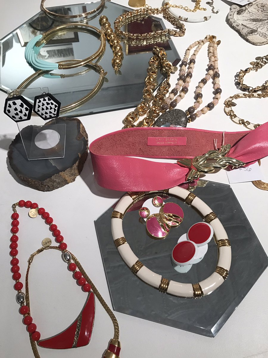 #WestTownArtWalk SALE ALERT: <a href="/DovetailChicago/">Dovetail</a> is offering 10-30% OFF all regularly priced vintage items!