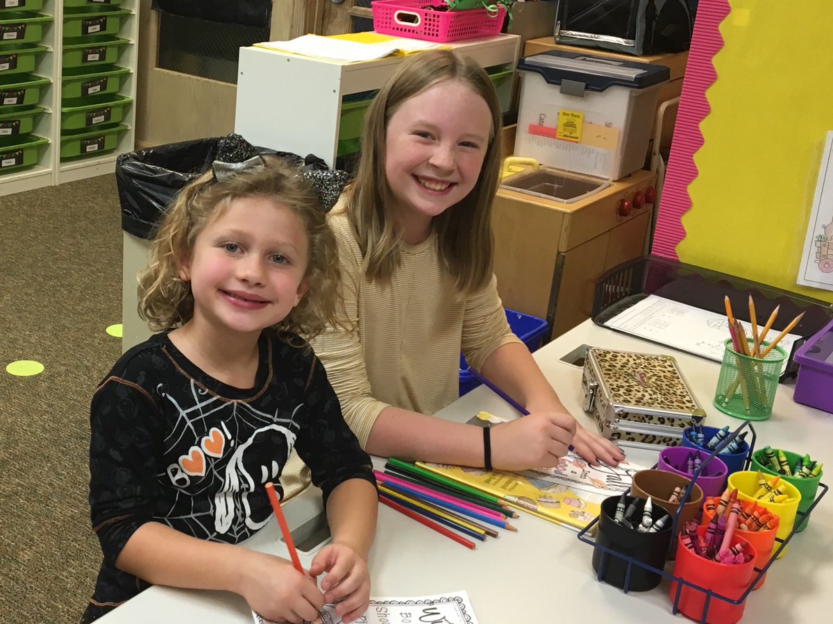 MrsEbert5th's tweet photo. We LOVED reading with our kindy buddies!! @MrsBreutzmann #northpride https://t.co/FMBUmI1kTL