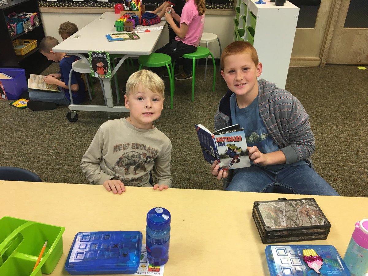 MrsEbert5th's tweet photo. We LOVED reading with our kindy buddies!! @MrsBreutzmann #northpride https://t.co/FMBUmI1kTL
