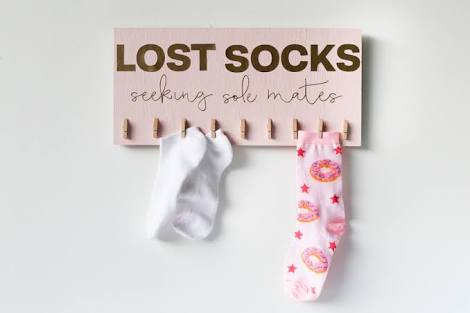 movemovepilates's tweet photo. Done Good Dept. 

Lest we forget. Today is #OddSockDay, where we remember all those socks lost over the years. If you’re mourning the loss of a sock, please tell us about it. Our highly skilled Lost Sock Support Staff are here to help. https://t.co/I82iTHD168