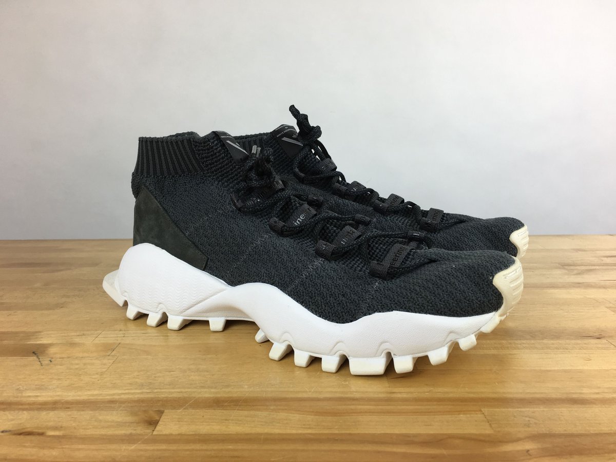 KicksFinder's tweet image. RANDOM GIVEAWAY! White Mountaineering x adidas SeeULater Boot
US ONLY! You MUST be following us!
1 - Like this post
2 - Reply with your shoe size
3 - Retweet this post
We'll randomly choose a winner matching the shoe size and ship them to you.