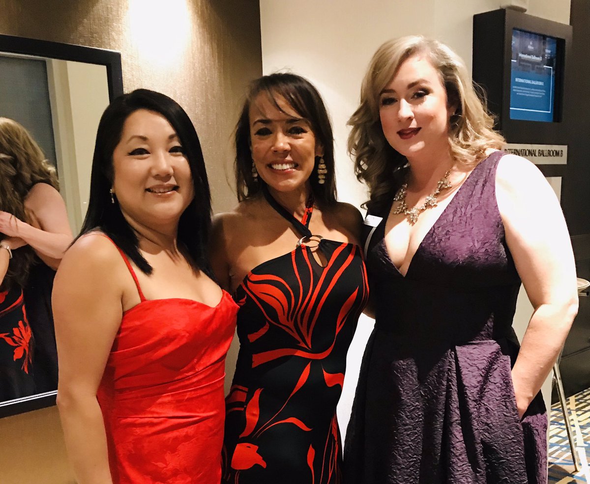 tamgiffDC's tweet photo. Celebrating 40 years of giving by @CFNova at the #RaisetheRegion2018  gala. @capitalgrits @LaCocinaVA https://t.co/aLSuElPnxE