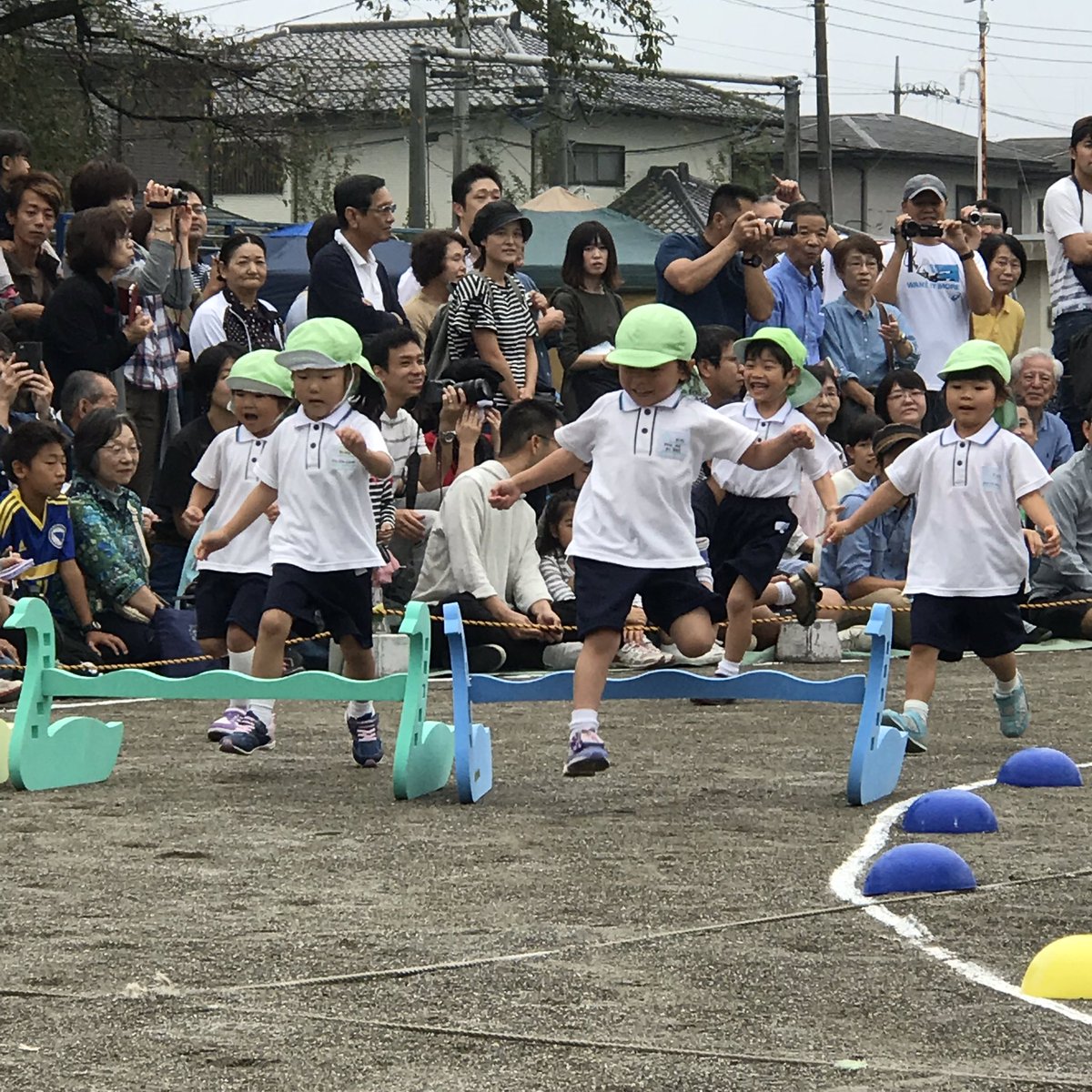 O Xrhsths 石川幼稚園 学校法人 大恵会 Sto Twitter 年中学年の個人競技 障害物競走 ゴールを目指して大冒険 です 年中学年は 怪我防止に器械体操のカリキュラムを組んでいるので 競技に前転を取り入れています 運動会 年中 O Xrhsths 石川幼稚園 学校法人 大恵会 Sto Twitter 年中学年の個人競技 障害物競走 ゴールを目指して大冒険 です 年中学年は 怪我防止に器械体操のカリキュラムを組んでいるので 競技に前転を取り入れています 運動会 年中