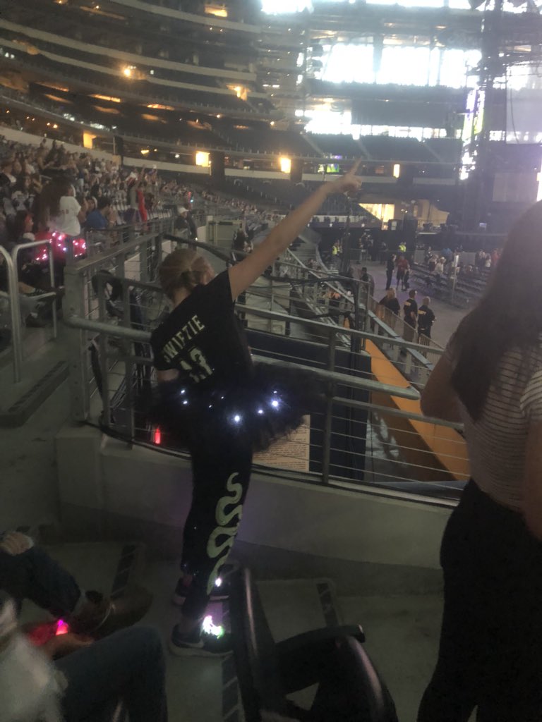 michelleskid's tweet image. Shelby and Aliyah have dreamt of this night!! #readyforit!! #taylorswift @taylornation13  @taylorswift13  upgraded to #clublevel c135! Let the good luck continue - let’s meet Taylor !!!
