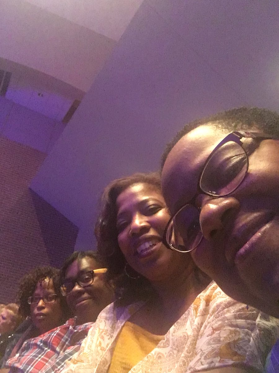 Me, my “sisters” and Mandisa and “the girls”!#keziamusic #GNLtour #kimmermusic