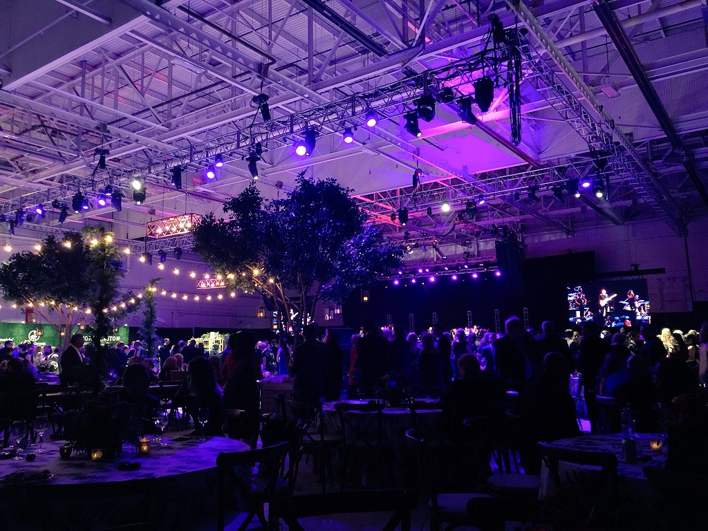 OhioHealth's tweet image. Special thanks to @zengenius, @reallivepros and @TheExhibitpro for helping #HomeInOhio2018 come to life!