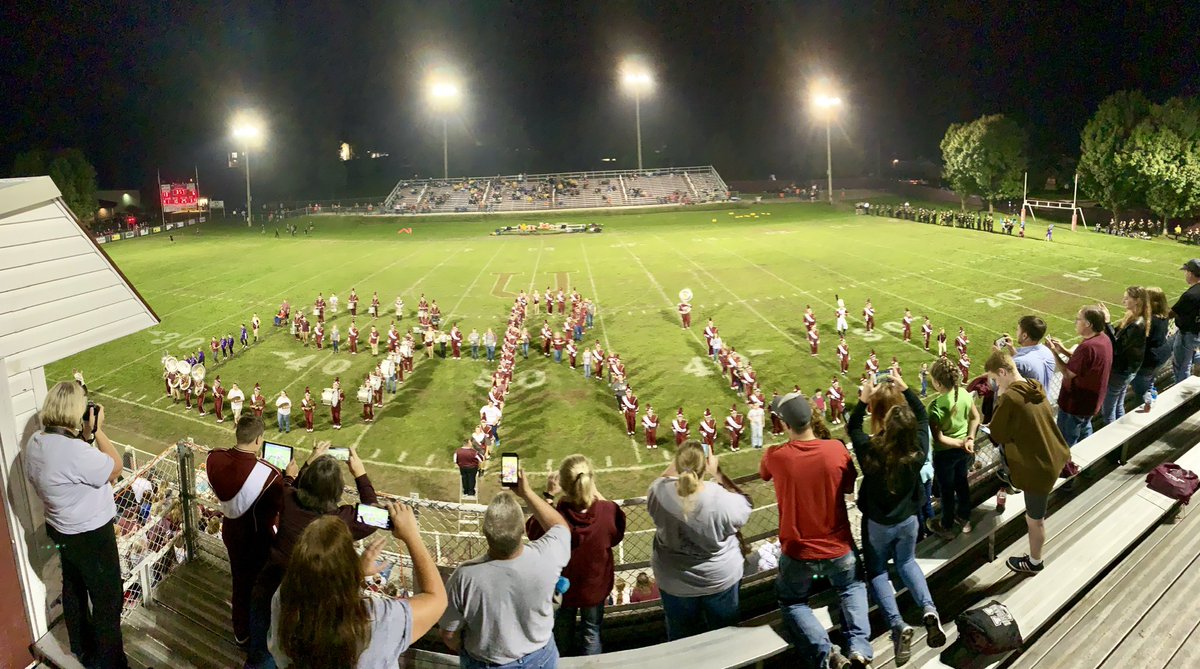 NateSever7's tweet image. Fantastic halftime show by @TheUHSMB and @sappmusic presenting #ScriptOhio here at @UrbanaHS_OH homecoming! #TheNewUHomecoming #ourbandisawesome