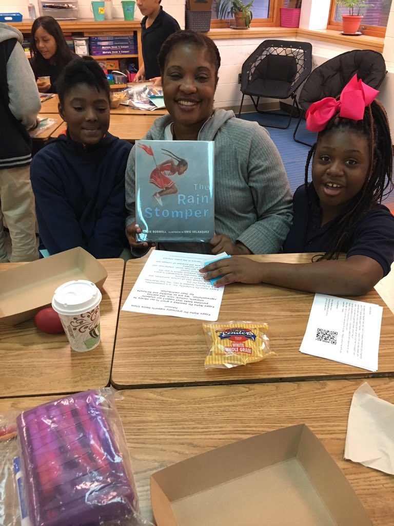 LeaderLuehmann's tweet photo. Great turnout for our first monthly family read in.  Next month joins us for math! #engagement #readingrocks #NSJstrong @NSJ_MPLS @associateronmps @KarenKennedyMN @MPS_News https://t.co/Zf10dS1jMZ