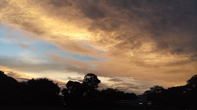 Pavertec's tweet photo. #atardeceres en #panamaOeste. #panama #viajerosolitario #paverte #viajar #conoce #visita #photographer https://t.co/v8t5SdfzGE https://t.co/ZJWZVRFsmf