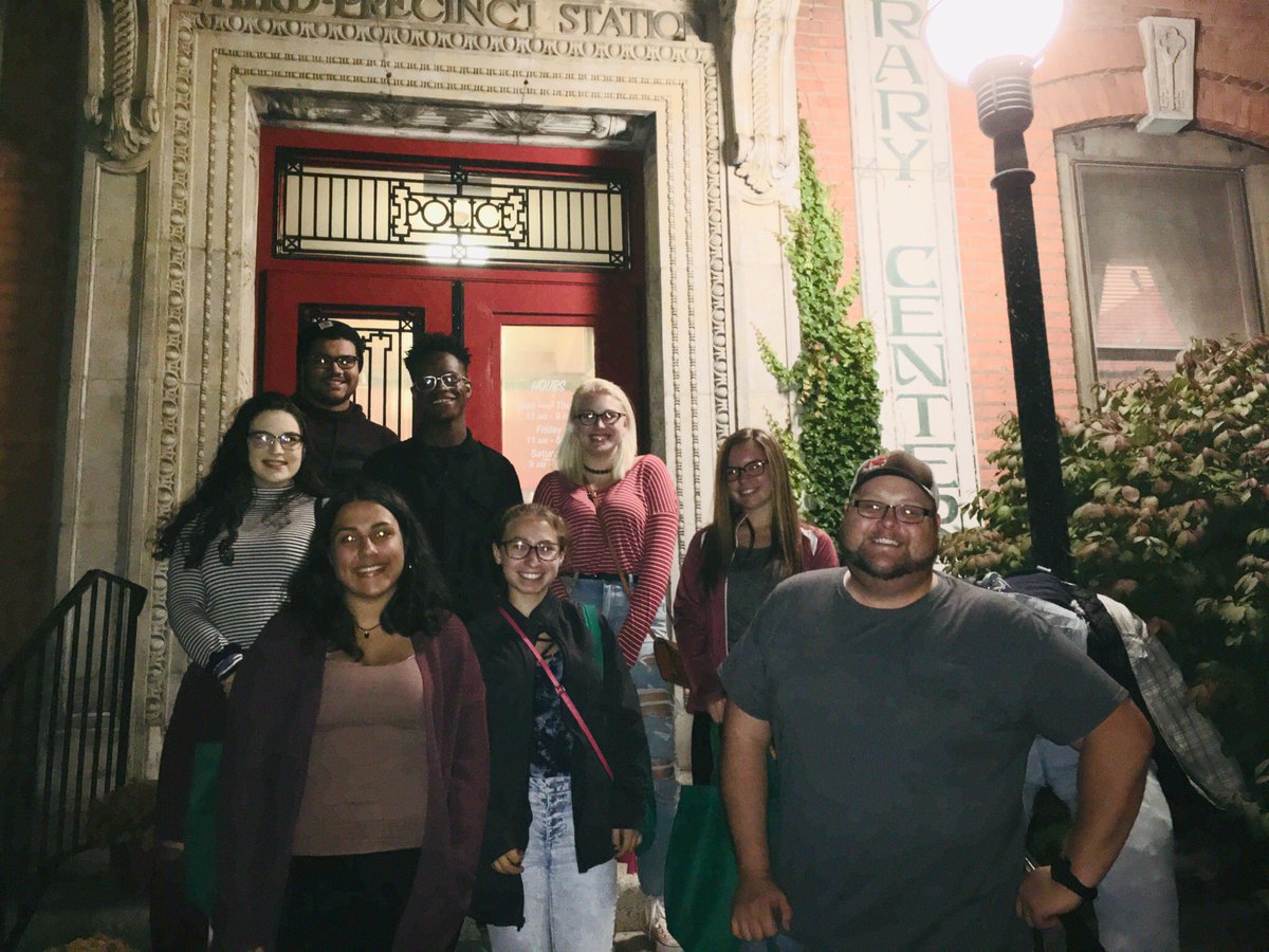 WritersandBooks's tweet photo. Awesome to have creative writing students from @GreeceArcadia come out to #WideOpenMic tonight. #FirstFridayROC https://t.co/lCmMh3IDEP