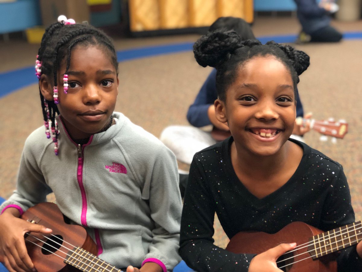 heronspecials's tweet photo. The 3rd graders practiced ukulele today and were able to successfully play 4 different chords!   @3rdThurston @a2Thurston @2schools @A2SchoolsSuper @kalabrandmusic #a2engage https://t.co/oH7yszPvw0