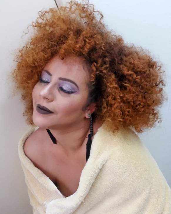 FontesMidi's tweet photo. Ela tem uma bagunça enorme no peito e uma paz ainda maior no olhar. Ela é assim, um poço de paz em um oceano de caos.
Make e Produção:
Espaço Puro Estilo 💄👑📷
Direct @espacopuroestilo
ou whatsapp (31) 92002 9389 - MADUREIRA RJ
#Makeup #RuivasCacheadas #ExperimentaCachear https://t.co/MFwYgmToFA