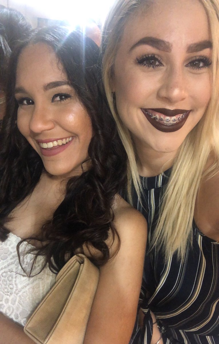 nicolemarie073's tweet photo. Date de esta noche @mireyca_mcr 🤩😍 💕👯♀️ #kqliveconcert #cnco #rickymartin #ednita #zionylennox https://t.co/lwBITcrE52