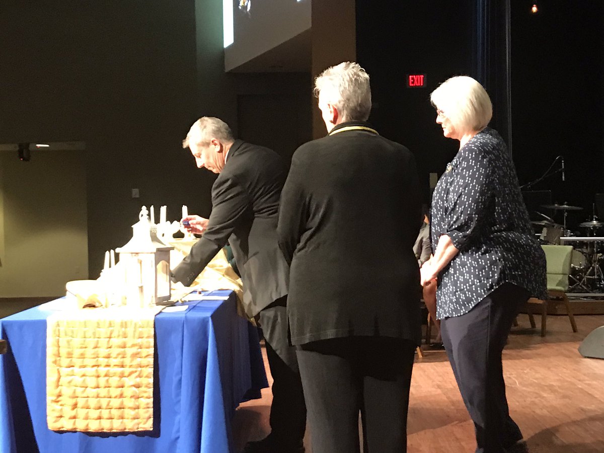 presglanzer's tweet photo. Meaningful Medallion and Pinning service for @TaborOnline Nursing programs. RN to BSN and MSN  Lamplighting. Anointing hands with oil to be healing agents in broken world. https://t.co/Pt0J2y6zzx