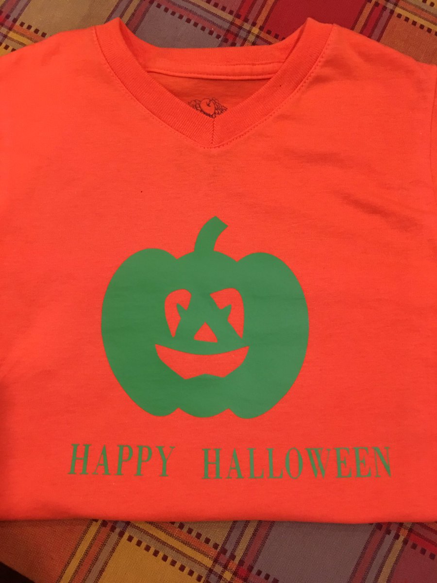 YOULOVE924's tweet photo. Halloween Collection!🎃👻 

“BOO ghost” onesie can come in any color!
“Happy Halloween tee” can come in any size &amp; color. 

Chocolate covered Oreos, made to order! Order in dozens!  

Available items in comments! 🎉 https://t.co/zpNFpgNkc0