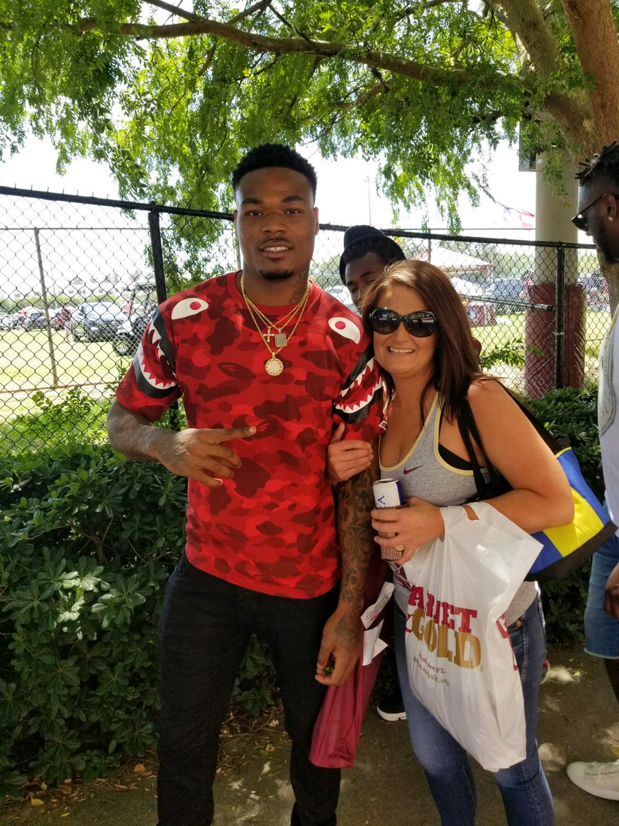 Can't believe i got a picture with <a href="/DerwinJames/">Derwin James Jr</a>