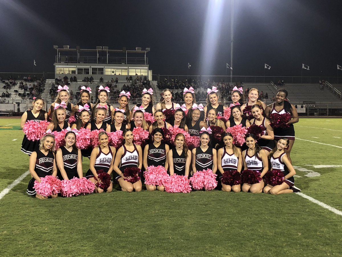 HHS Cheer 💕’s supporting our Varsity Boys and Breast Cancer Awareness! #huskynation #pinkout 🐾
