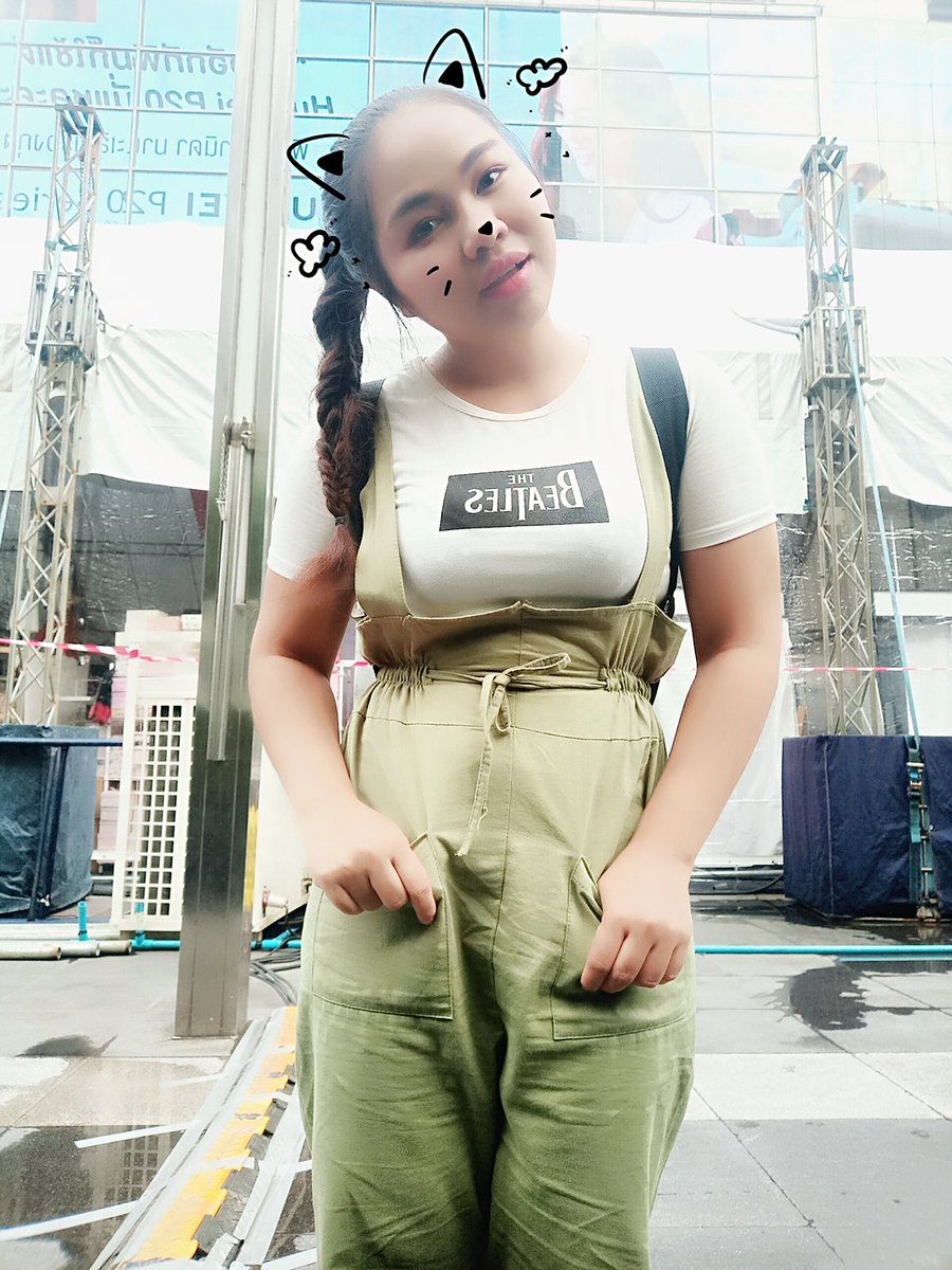 HamziiReview's tweet photo. พยายามมาธีม #Miss_Right สุดฤทธิ์ แต่หาสีแดงไม่ทัน 5555555555
เอาเป็นว่าเหมือนละกัน #แฮมจี้รีวิว #ทีนท็อป #TEENTOP #KoreaFestivalBKK2018 https://t.co/ACnng5Ahcd