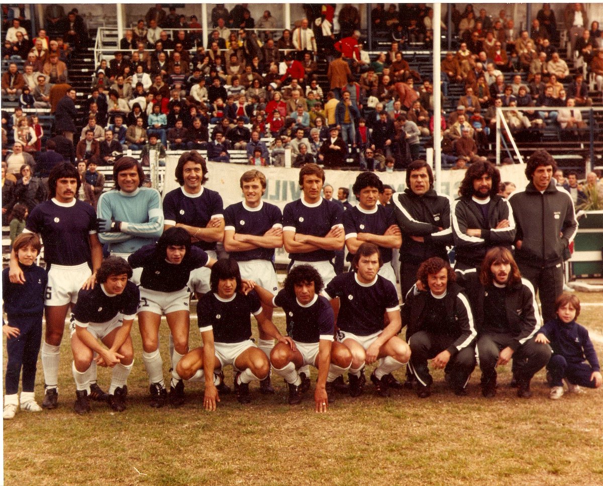 qacformaciones's tweet photo. #MesdeCampeones Metropolitano 1978, fecha 24, 17/08. Quilmes 1 Unión 0. H.Recavarren, B.Palacios, H.Milozzi, J.Gáspari, A.Fanesi, J.H.Medina, H. Tocalli, P. Gaño y C.Raschia. H.Salinas, Omar Gómez, L.Andreuchi, H.Milano, H.Bianchini, E.Paruzzo y M.Filardo. https://t.co/oYrBGDTrws