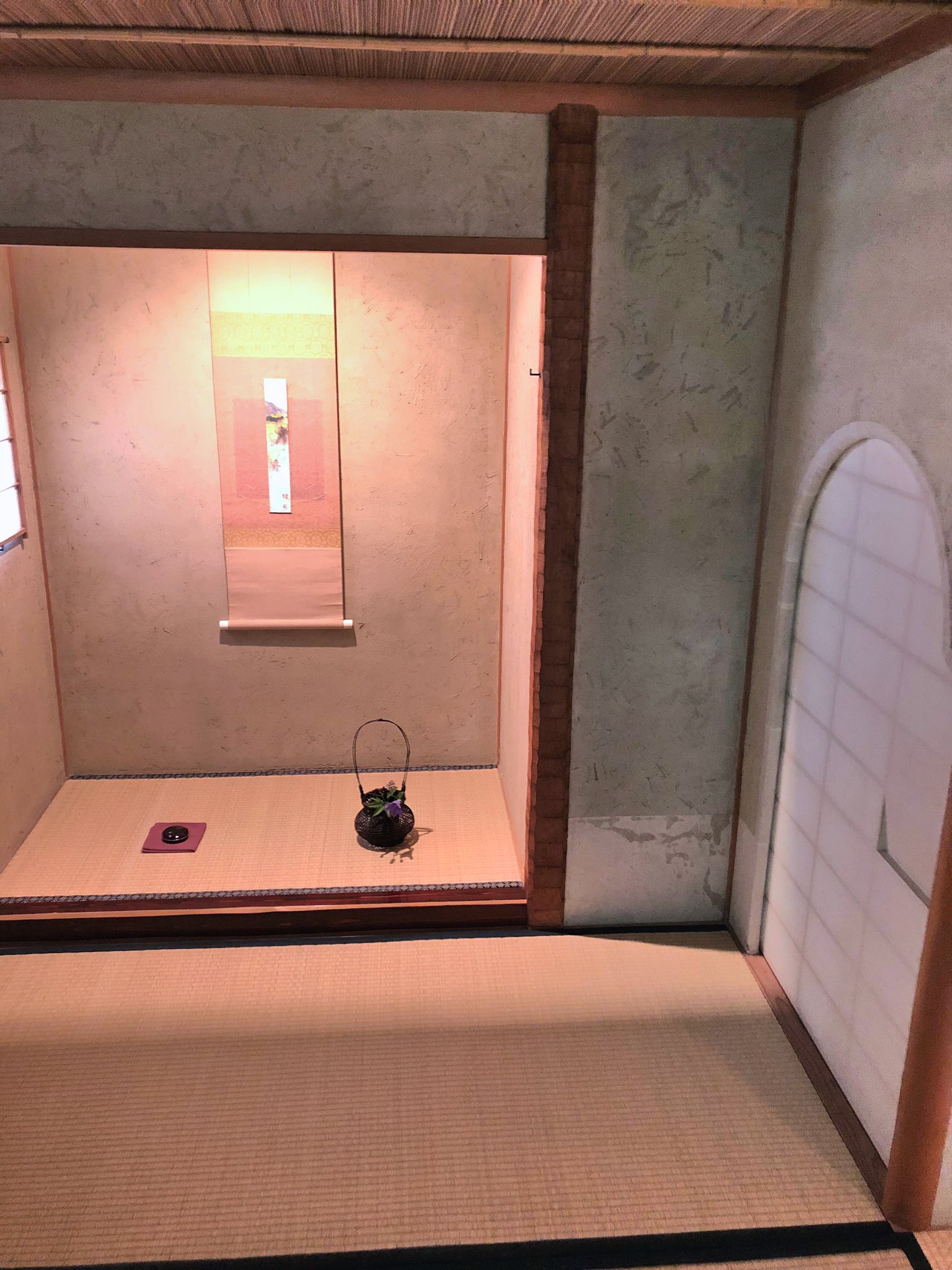 茶道 華道教室 吉祥 小川仙京 本日の床の間 松露庵 茶会時の小間 Tokyo Tokonoma 床の間 吉祥寺 華道 松露庵 茶道 茶室 小間 小川仙京 T Co 3bks3ee4j4 Twitter