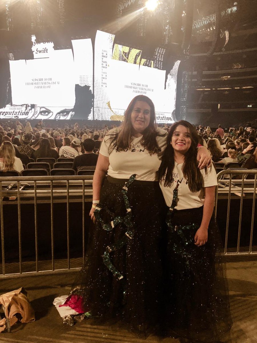 latinslovertour's tweet image. Latin Swifties CRISTY &amp;amp; PAO are ready for #repTourArlington! They came all the way from Mexico 🇲🇽 They’re in section N row 7 seat 3! Have fun!! #LatinSwiftiesOnRepTour @taylornation13 @taylorswift13 @QueensofTSHeart