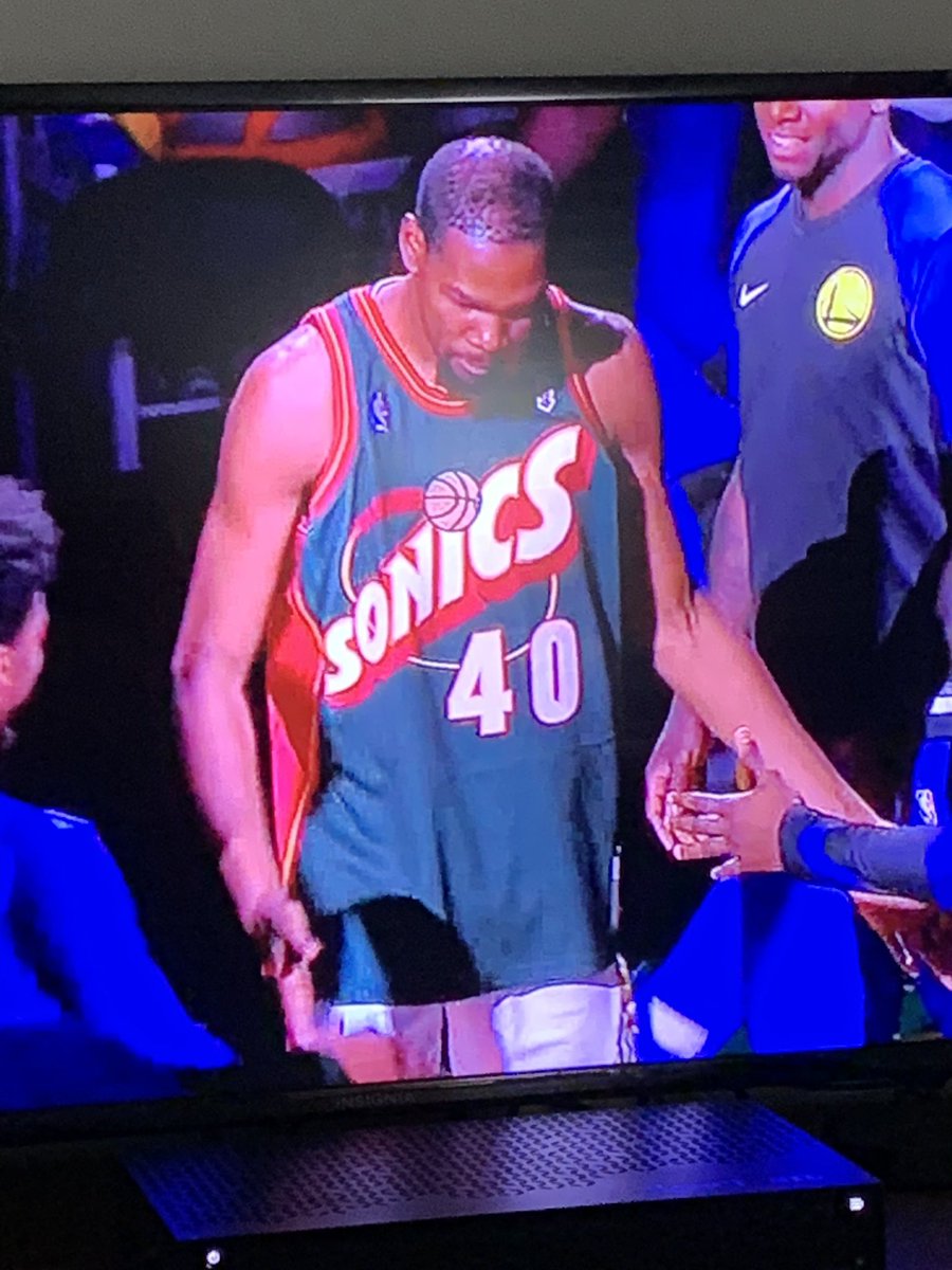 msschneid's tweet photo. Kevin Durant is the GOAT!!!! #sonics #SeattleNBA #warriors https://t.co/8soF92QfYm