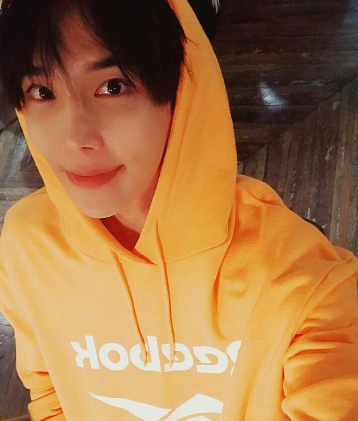[<a href="/JungMin0403/">Park JungMin</a> ig💚]

Its been a long time since Ive been here😊
Took lots of nice photos!
Please expect🙈🐰
I'l upload one before I'l sleep
Its raining in Seoul.days getting colder
take care of colds!
#longtime #orange #appearance #staffmademedrawingpaper #imdrawingpaper

#박정민