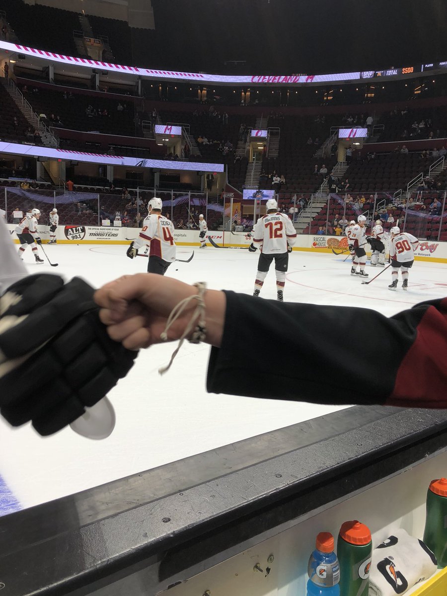 itswweemily's tweet photo. Tonight is a night to mark in the history books. I met my all time favorite player (besides the og @PBordy of course), @Broady181 . 
Alex, you're the absolute sweetest and I hope I can meet you again. I love you Alex, you did great tonight and you're the coolest❤️ 🤙🏻🏒
I cried😂 https://t.co/Wte7qayMp4