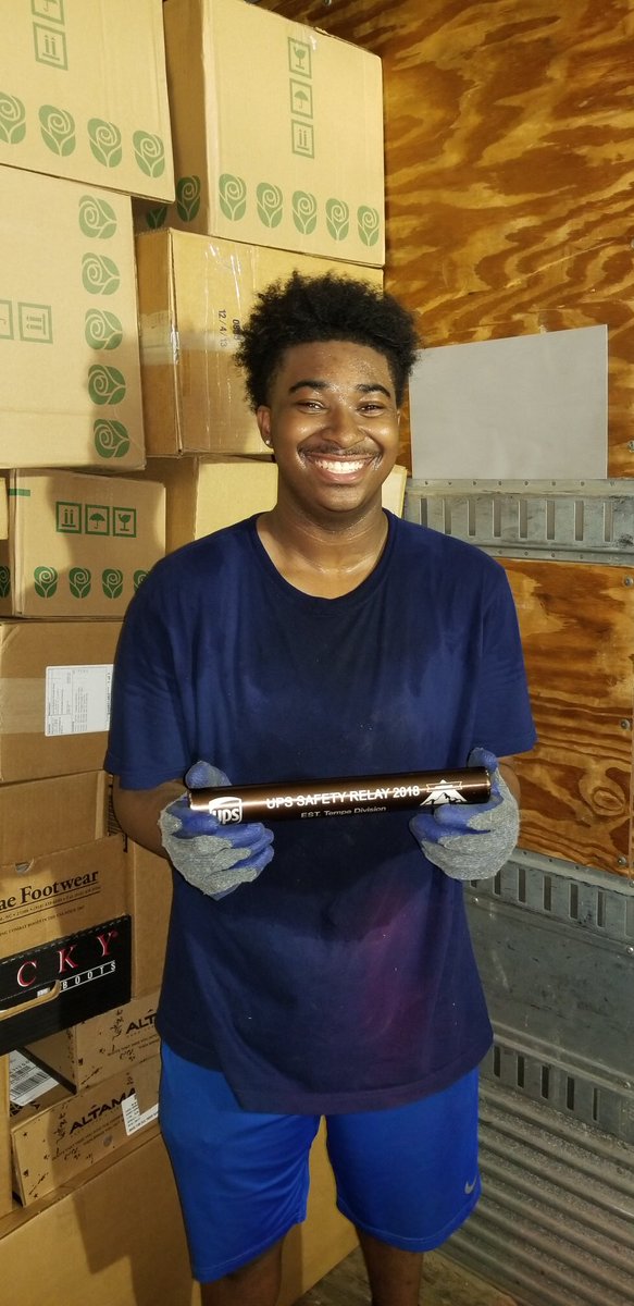 Twilight Loader, Craig, with <a href="/JACMSHubFdrUPS1/">JACMS Hub & Fdr UPSers</a> holds the #UPSSafetyRelay baton and represents a commitment to Safety! @Icolemanjr1 <a href="/JustinM0217/">JustinM0217</a> @MidSouthUPSers <a href="/UPSers/">UPSers</a> <a href="/HubAlabama/">Montgomery Hub</a> <a href="/ETHubFdrUPSers/">ET Hub/FeederUPSers</a> @UPStempe