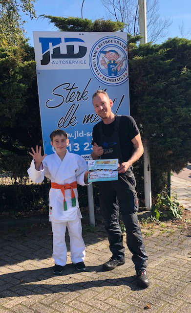 Er is weer een <a href="/Clubactie/">Grote Clubactie</a> Superlot verkocht. Deze keer wist Slade van Schayk Jld Service te strikken. Knap gedaan Slade, echt super! JLD is niet enkel sterk in elk merk maar ook in het betere judowerk! Er volgen er nog veel meer. ow.ly/3o7U30m7MOB