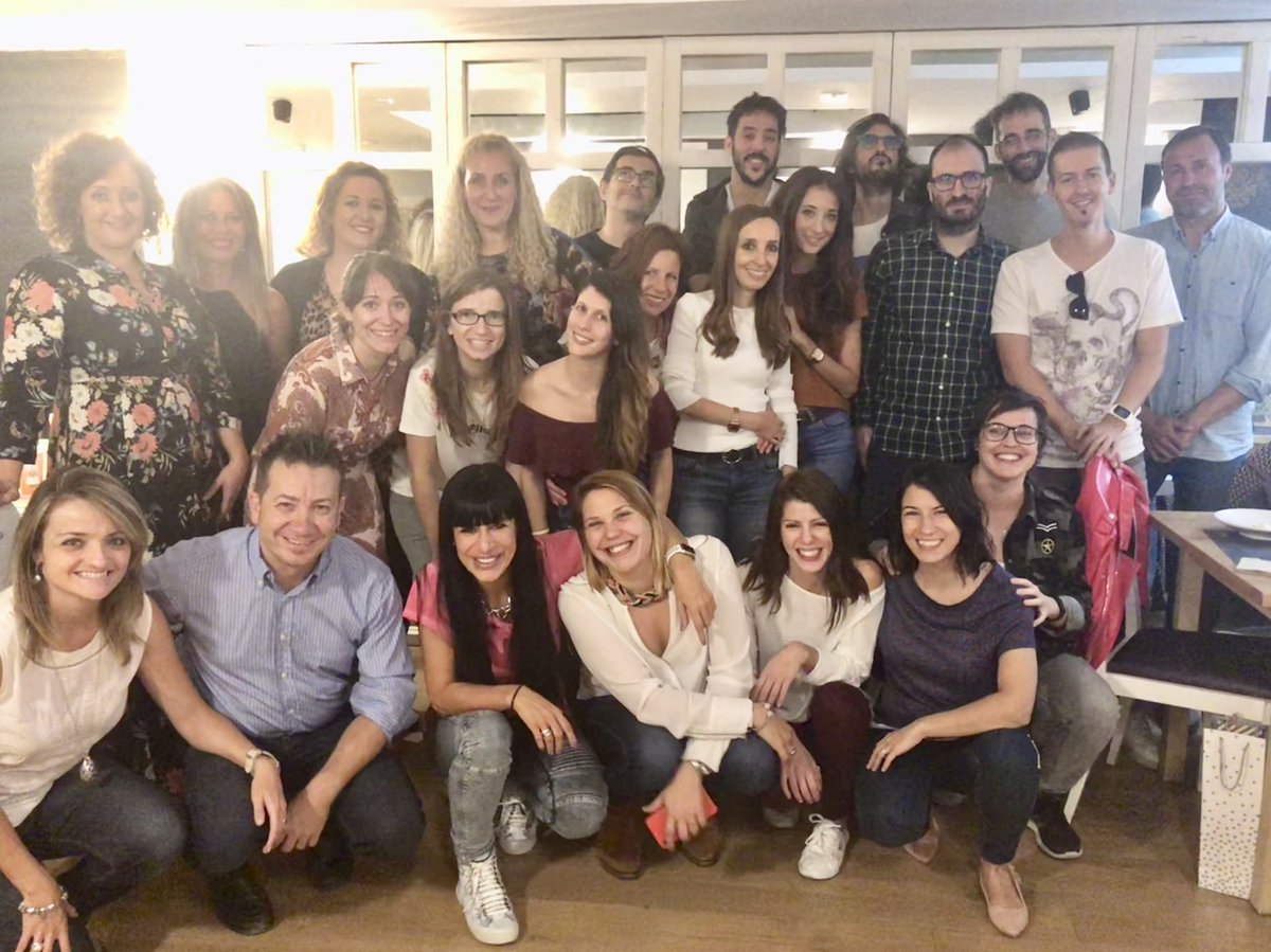 MyriamCarrel's tweet photo. Mi #NETTeam equipo q ya suma +50 personas aunque forman una organización muy integrada a penas por espacio y horarios se cruzan algunos compis
orientadoras #BecaTALENTic
entrenadores #MasterMPD, Admon, equipo IT, jefatura estudios y dirección unidos en #ComidaNETT #SoloConPasión https://t.co/op4xzHyEU8