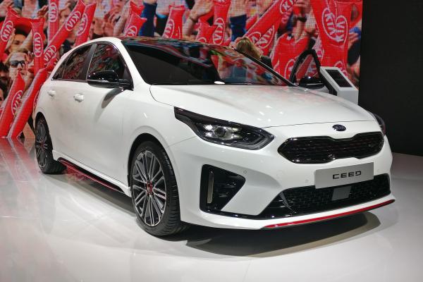 puntalproduc's tweet photo. Menuda semana de novedades que estamos viendo en #CCubicos178. Es el turno del #ENiro, #CeedGT y #Proceed. La firma coreana @kiamotorsiberia tampoco quiso dejar pasar la oportunidad de presentar sus nuevos modelos. @RICARDODEDIEGO @SenseiNacho https://t.co/iYmtgpwHpQ