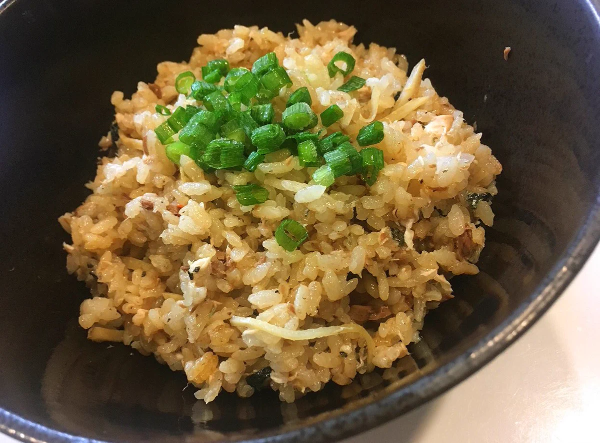 【簡単で美味しそう】秋といえばさんまですよね！入れて炊くだけさんまの炊き込みごはん！