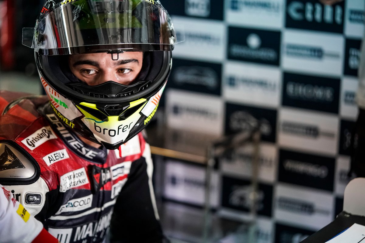 SnipersRacing's tweet image. The smile of the #secondrow @tonyarbolino 😀👏
P4⃣ #tonyarbo #Moto3 #Qualifying #ThaiGP #buriram #TA14